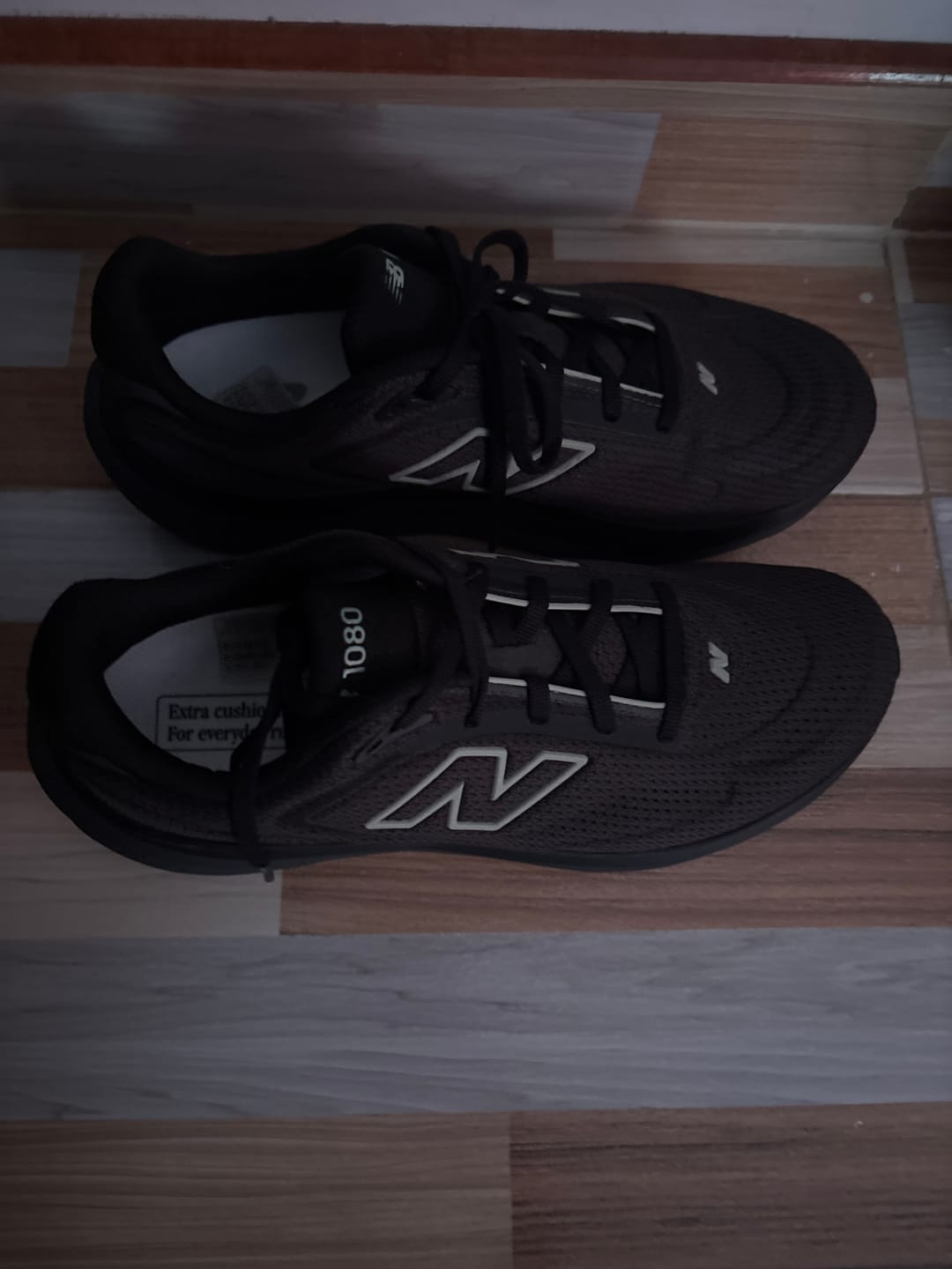 Customer photo review of New Balance 1080 V15  Hombre Faded Black Olivine