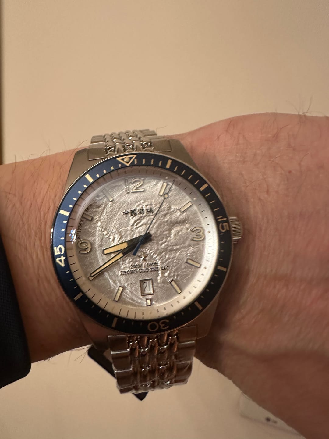 Customer photo review of 1984 Antarctic Expedition Relif Dial 200m Dive Watch Special Edition 40mm