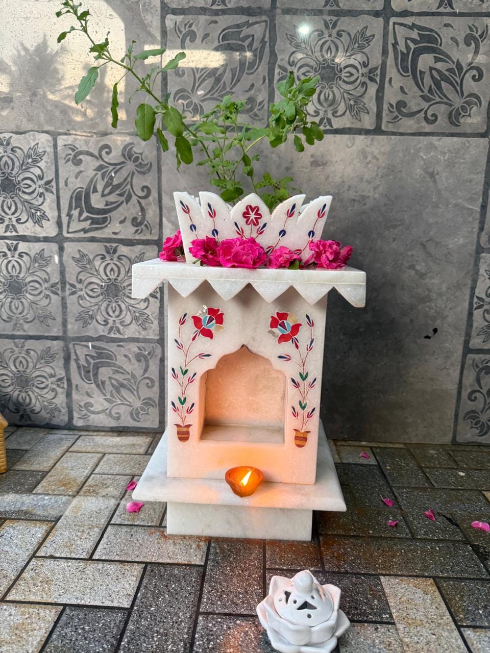 Customer photo review of Marble Tulsi Pot, White Inlay (Small) - Handicraft Bazaar