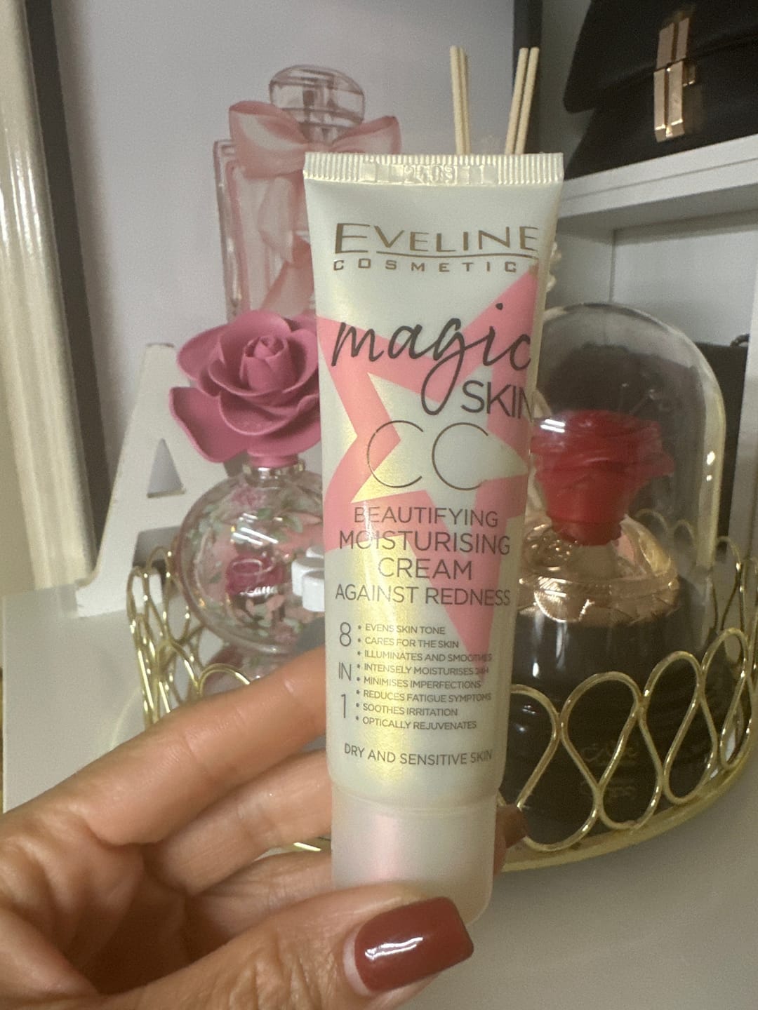 Customer photo review of CC CREAM MAGIC SKIN 8 EM 1 EVELINE - 50 ML