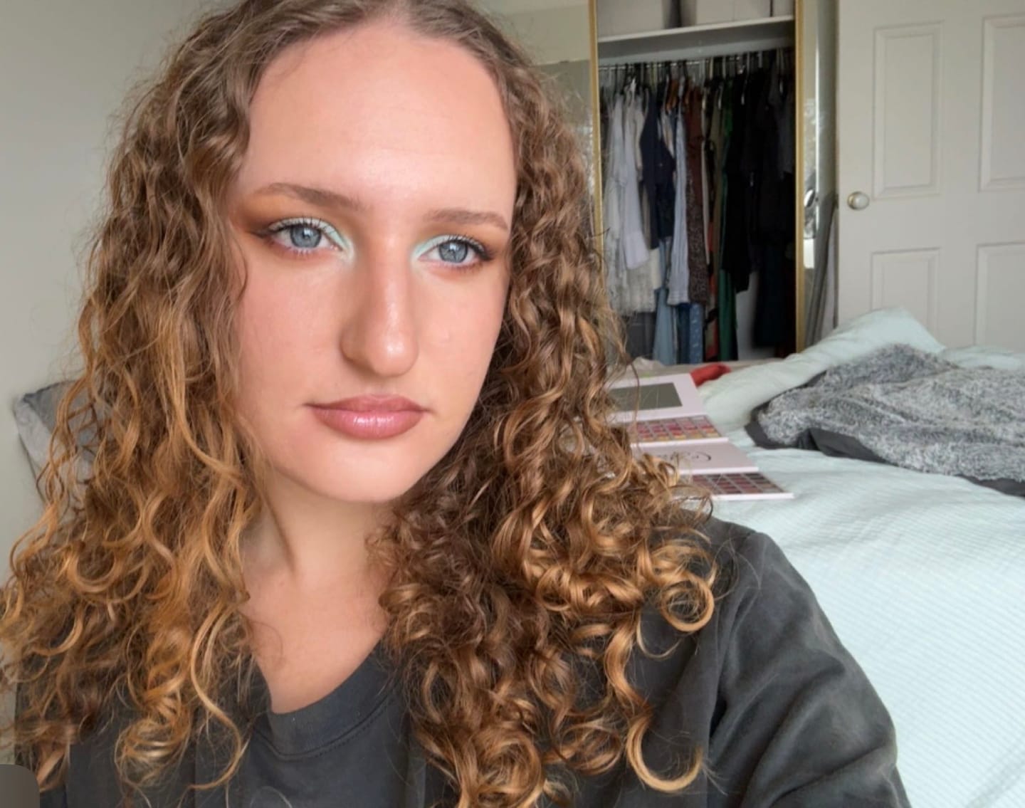 Customer photo review of Creative Comeback XXXL Eyeshadow Palette