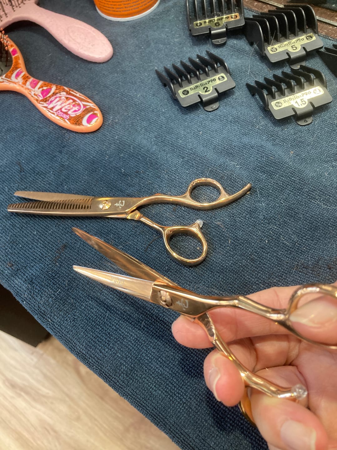 Customer photo review of Ichiro Rose Gold Cutting & Thinning Shear Set
