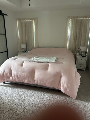 Customer photo review of MarshMellow Comforter