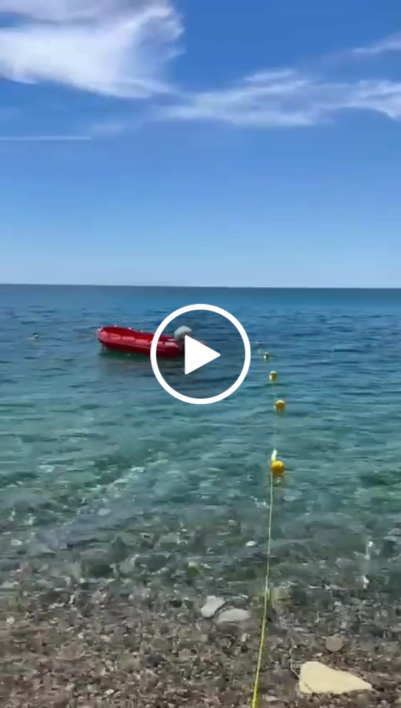 Customer video review of Classic Inflatable Water Trampoline Set Inflatable Floating Water Game Toys