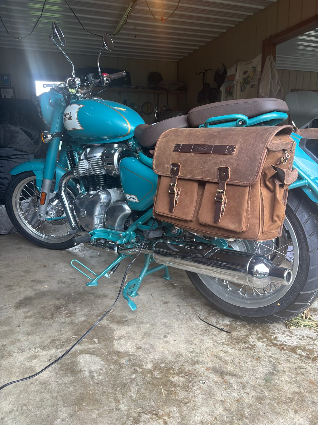 Customer photo review of expedition saddlebag for classic 650