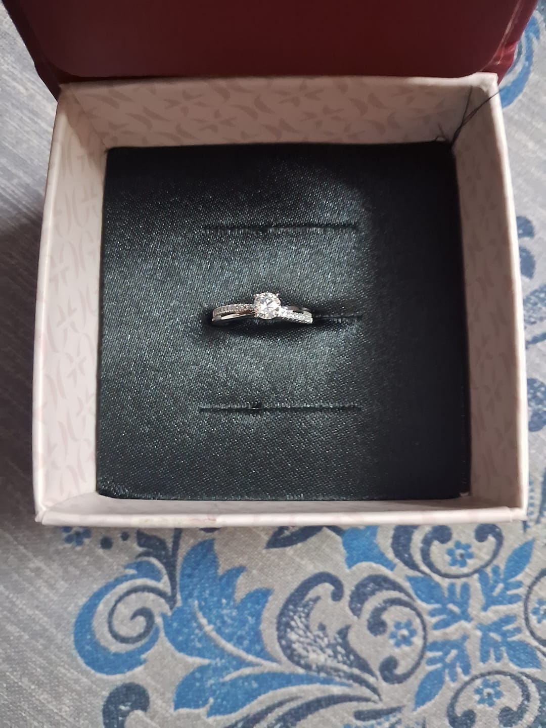 Customer photo review of Kriti Sanon Silver Zircon Layered Ring