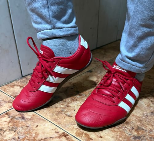 Customer photo review of Zapatillas Adidas Grand Court Lo Lth Mujer Rojo