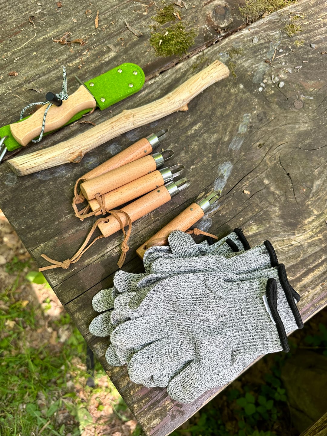 Customer photo review of Kinderschnitzmesser mit grüner Filztasche und Handschuhen