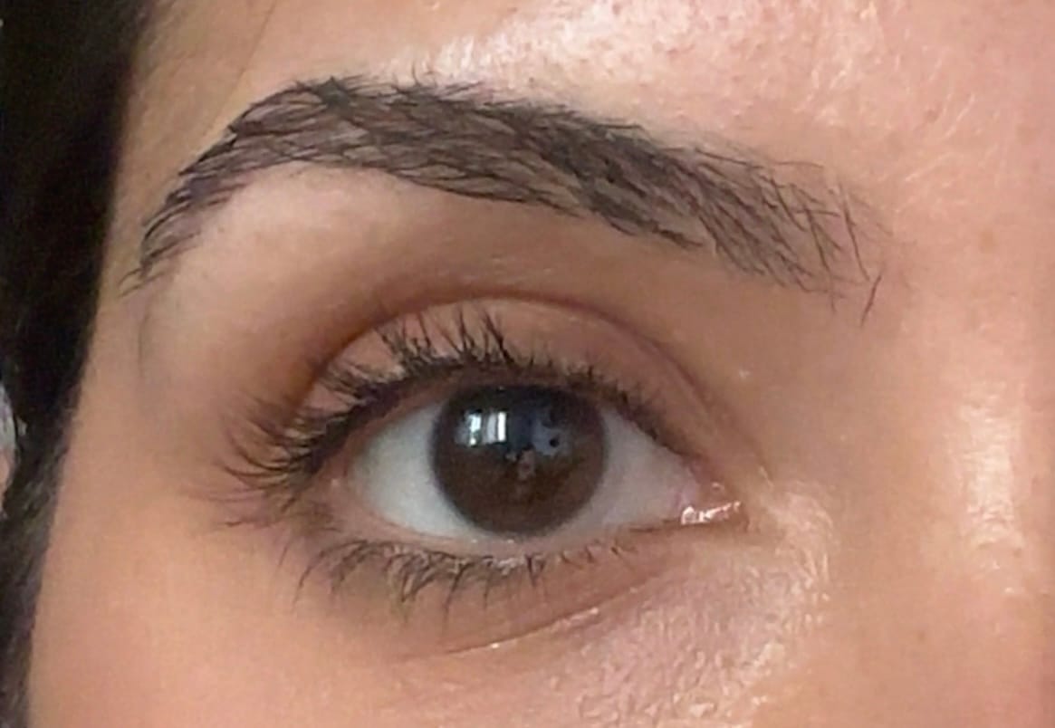 Customer photo review of KosmaLash® | Sérum Crecimiento & Anticaída
