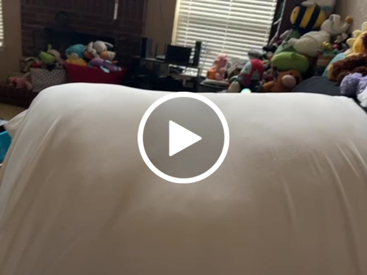 Customer video review of The Marshmalloo Pillowcase