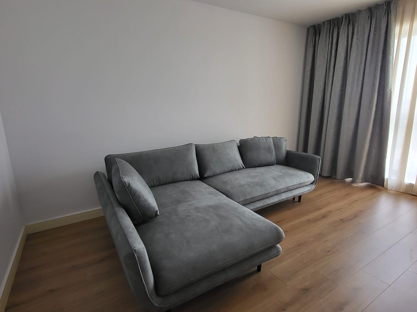 Customer photo review of Coltar extensibil SOLANO, personalizabil materiale Gama Premium, cu lada depozitare, 260x167x83 cm
