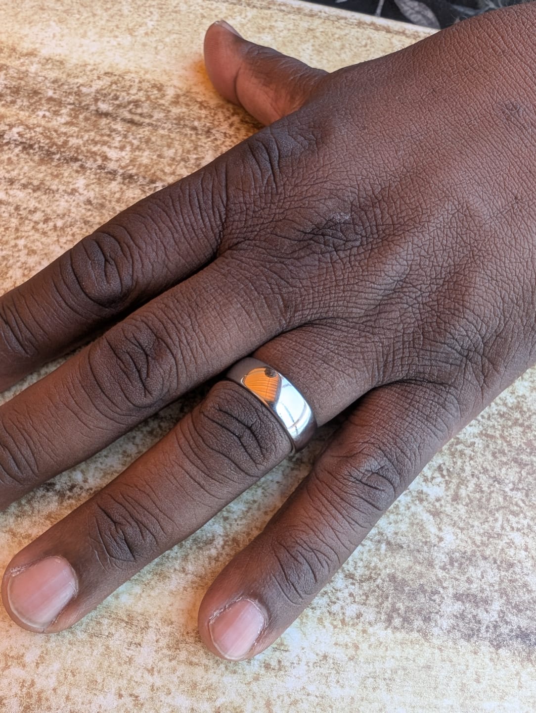 Customer photo review of White Gold 8mm Wonder Ring
