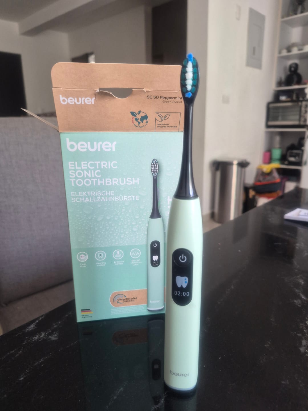 Customer photo review of Cepillo Dental Eléctrico Recargable | Sónico | Con 5 Programas de Limpieza y 2 Cabezales | Beurer