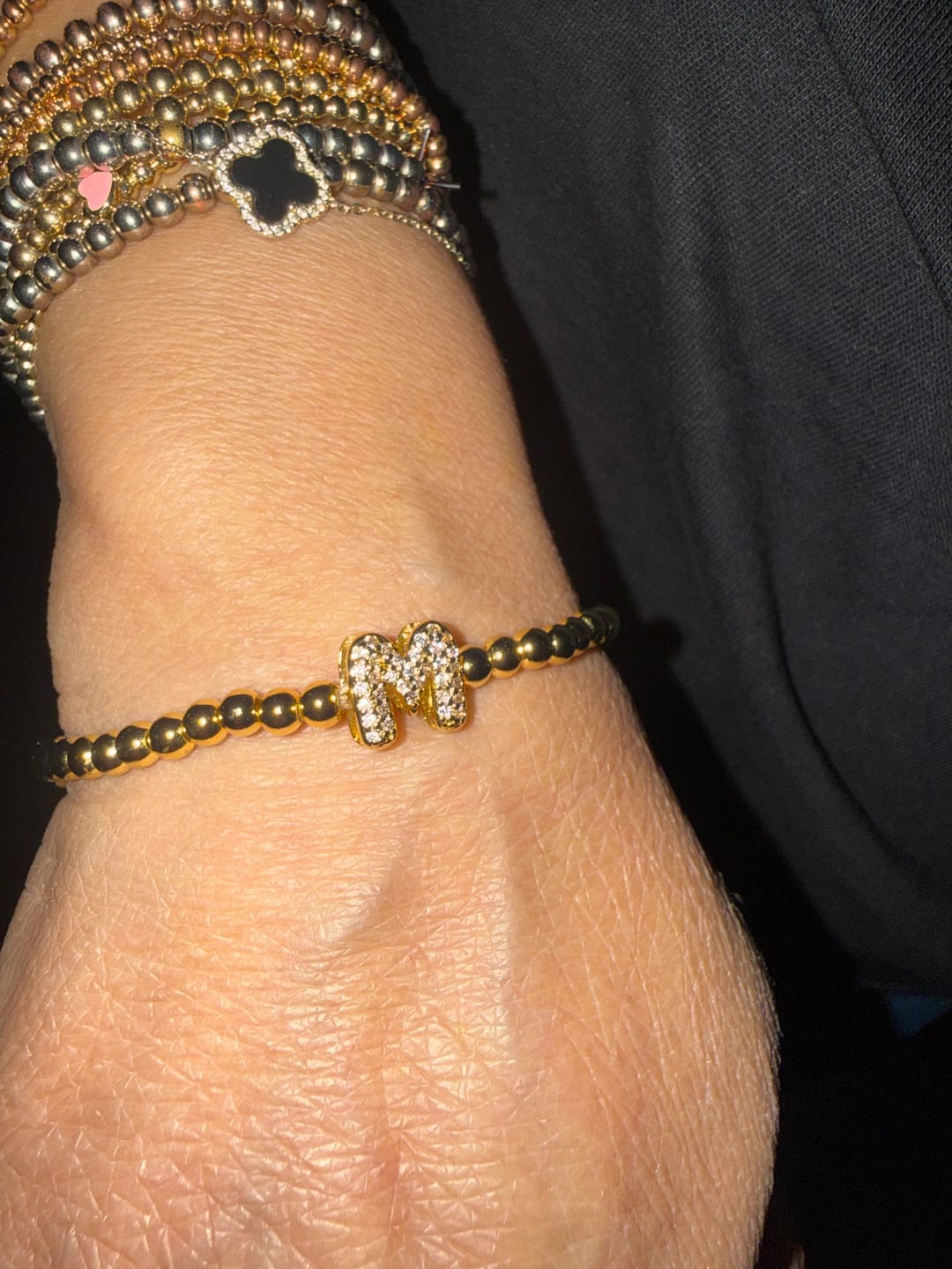 Customer photo review of Pulsera Dorada Con Inicial Mini Bubble Zirconia