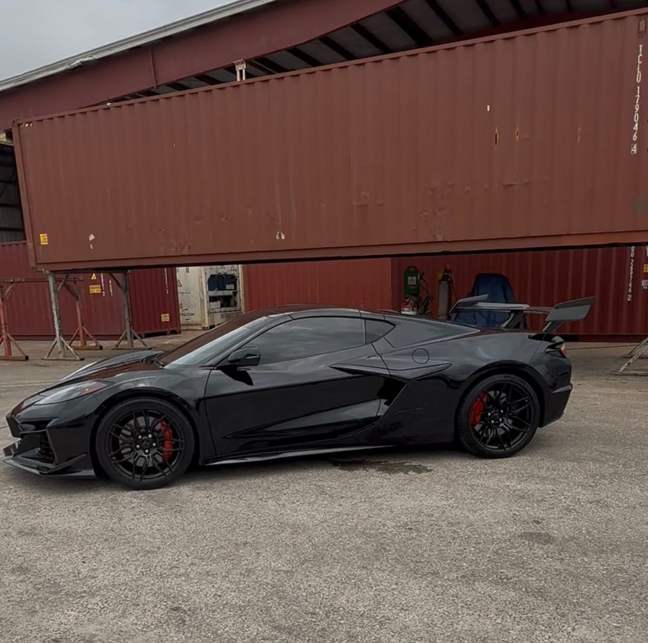 Customer photo review of 2023-2026 C8 Corvette Z06/E-Ray ZR1 ZTK Rear Spoiler Gloss Carbon Fiber 1pc