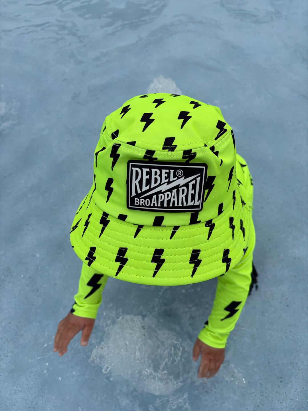 Customer photo review of Hydro Bucket Hat in Neon Electric Lime x Jagger