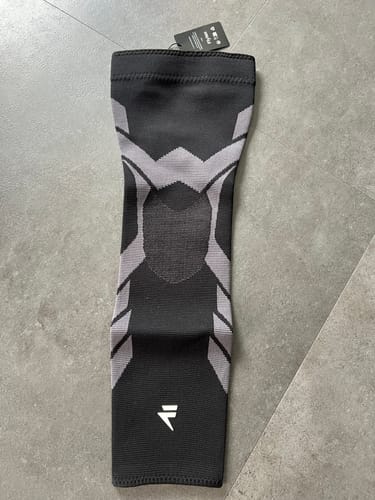 Customer photo review of Compression Sleeves V2 for Knees and Legs