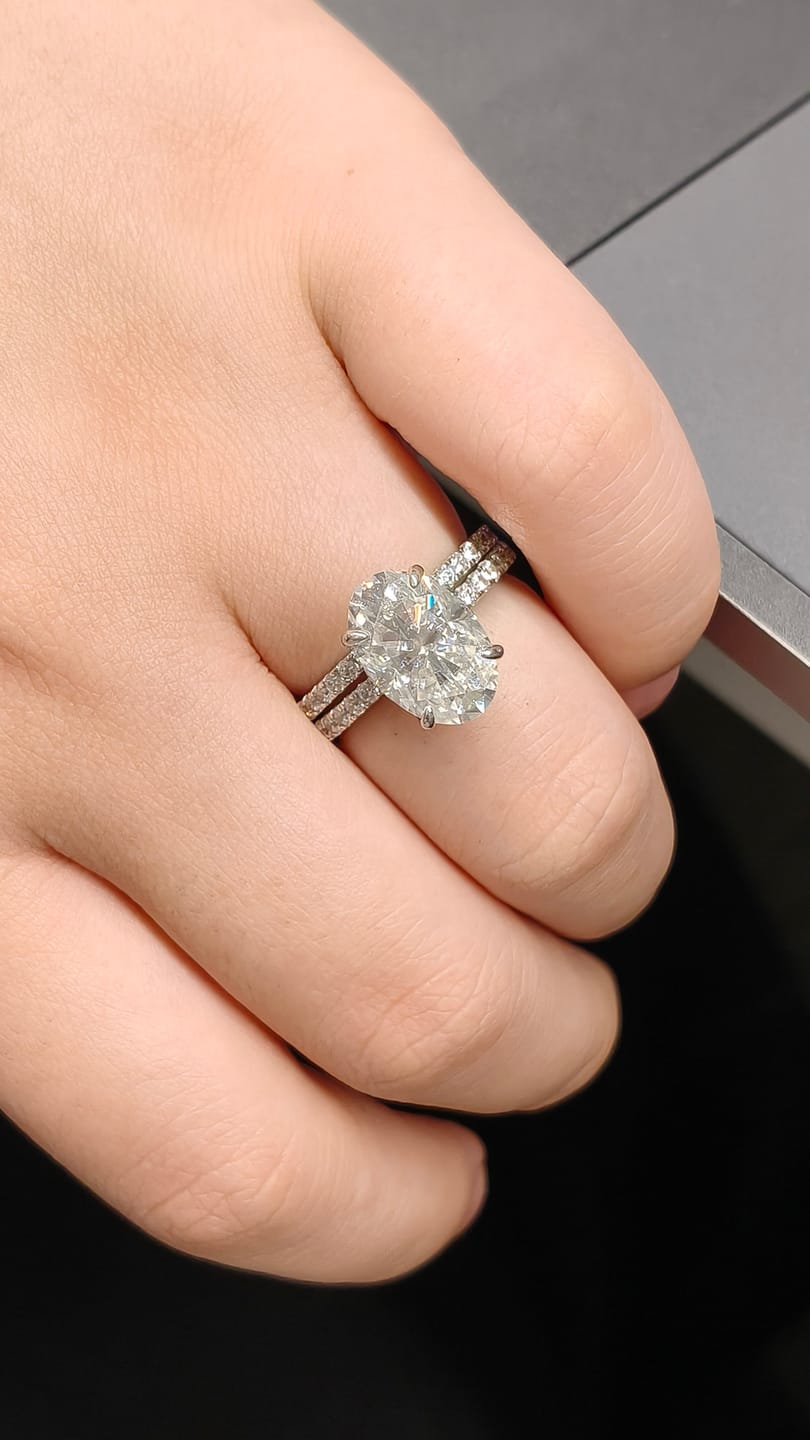 Customer photo review of S925 4.0 Carat Oval Cut Wedding Ring Set With Hidden Halo Promise Ring Classic Half Wedding Band