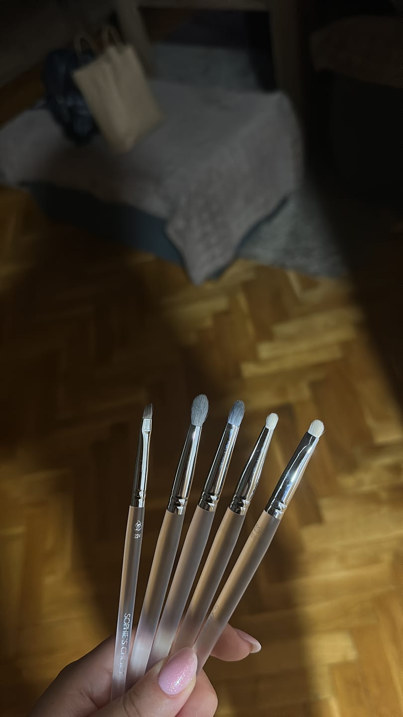 Customer photo review of Big Brush Set – profesionalni set četkica za šminkanje (31 komad)