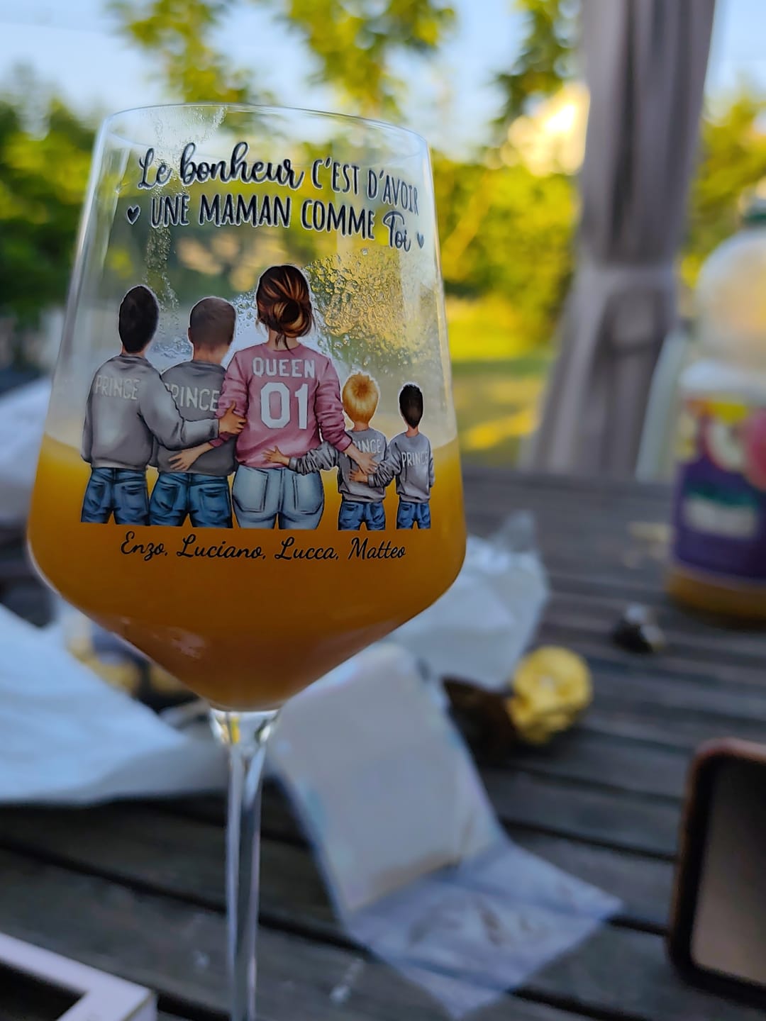 Customer photo review of Tous les jours – Verre à vin personnalisé pour la Fête des Mères et la Fête des Pères