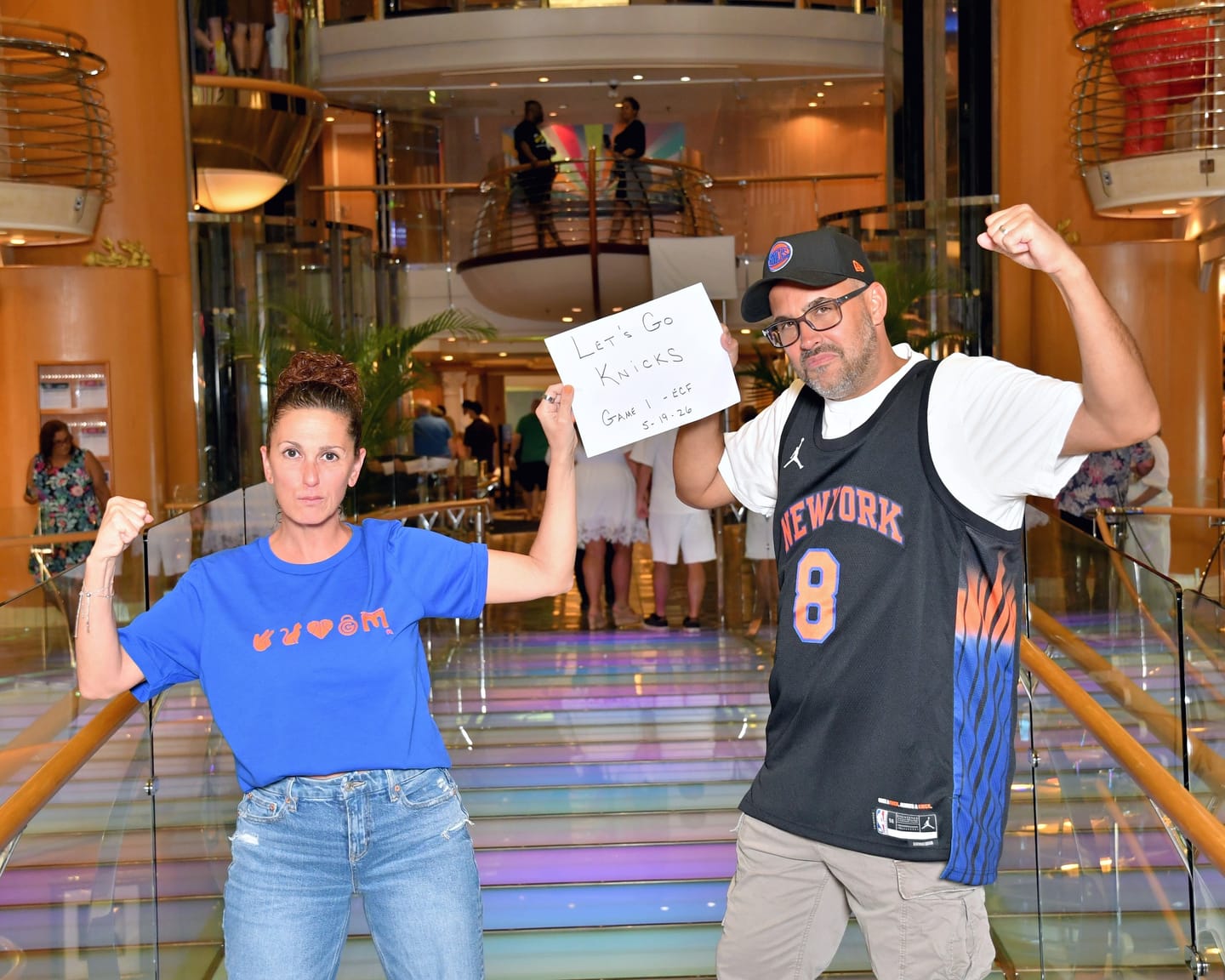 Customer photo review of NYK 5 Icons T-Shirt