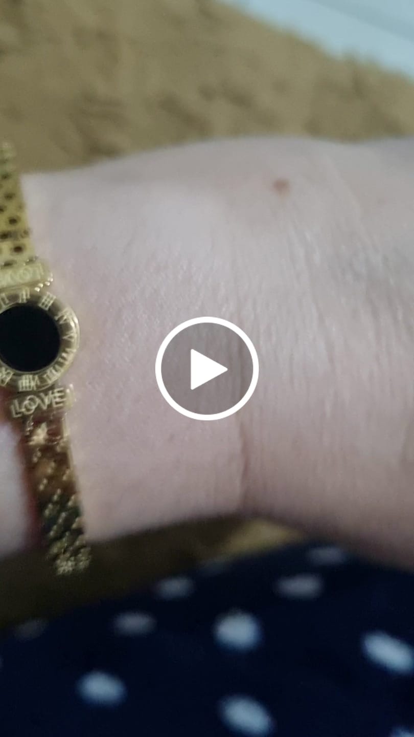 Customer video review of Bracelete Hera Pedra Onix Banhado em Ouro 18K
