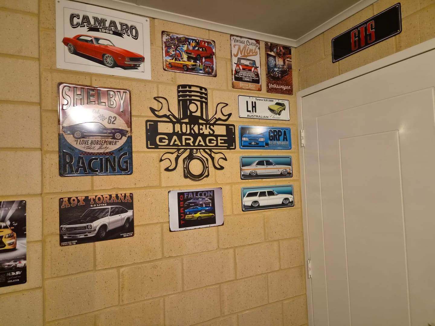Customer photo review of HQ Holden Kingswood Station Wagon Number Plate Sign Man Cave Decor