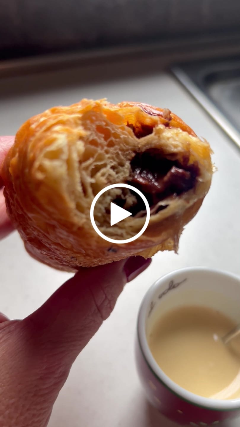 Customer video review of 15 Cornetti proteici ripieni di crema alla nocciola