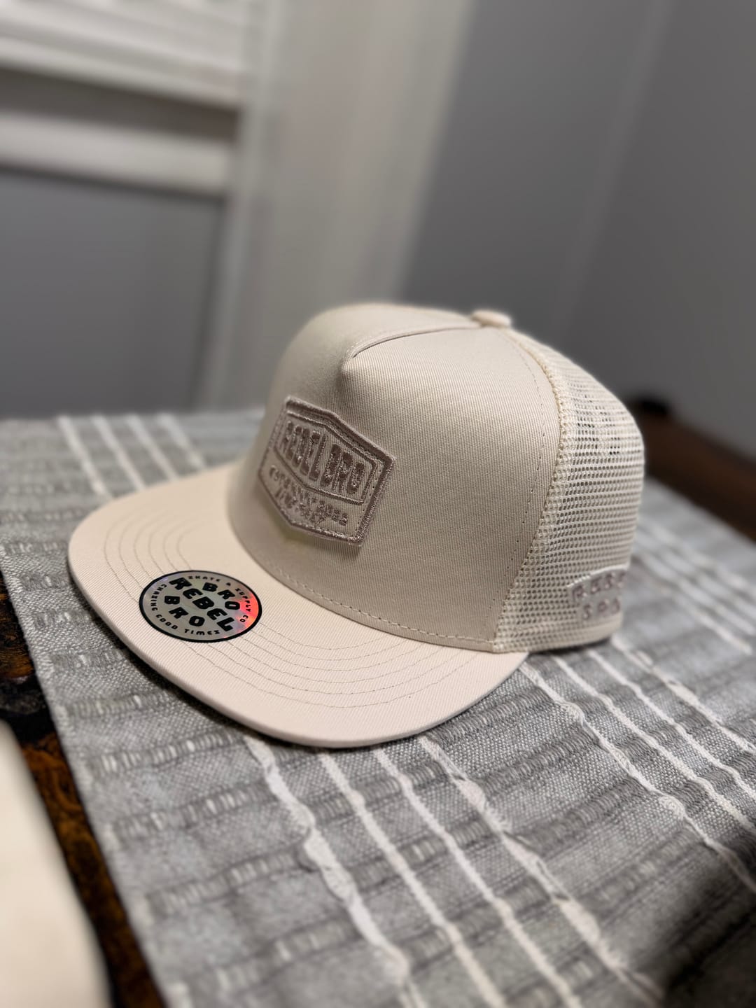 Customer photo review of Snapback in Decker