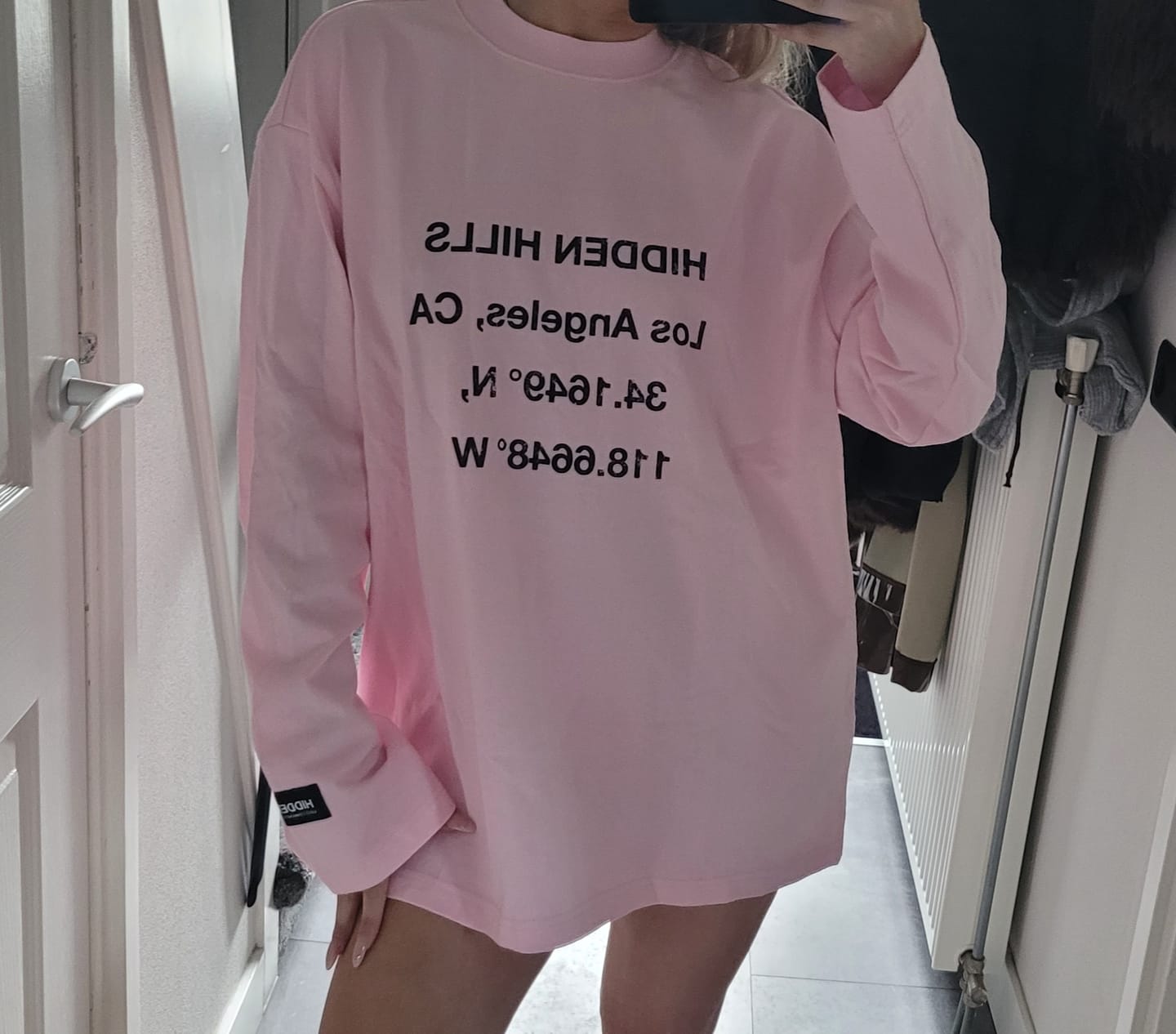 Customer photo review of VINTAGE LOGO LONGSLEEVE T-SHIRT LIGHT PINK