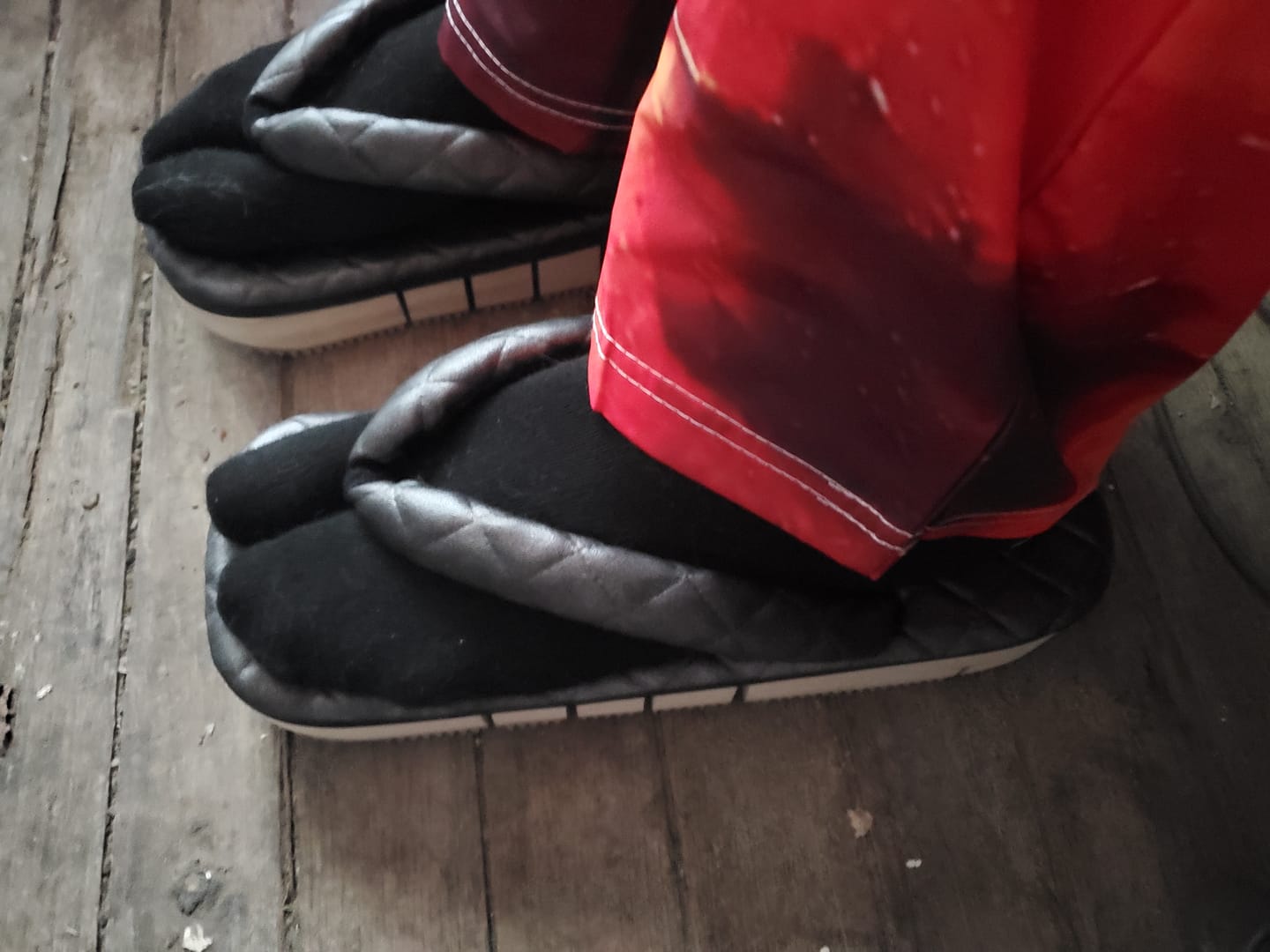 Customer photo review of Men’s Wooden Flex Geta Sandals 【Checked Black】