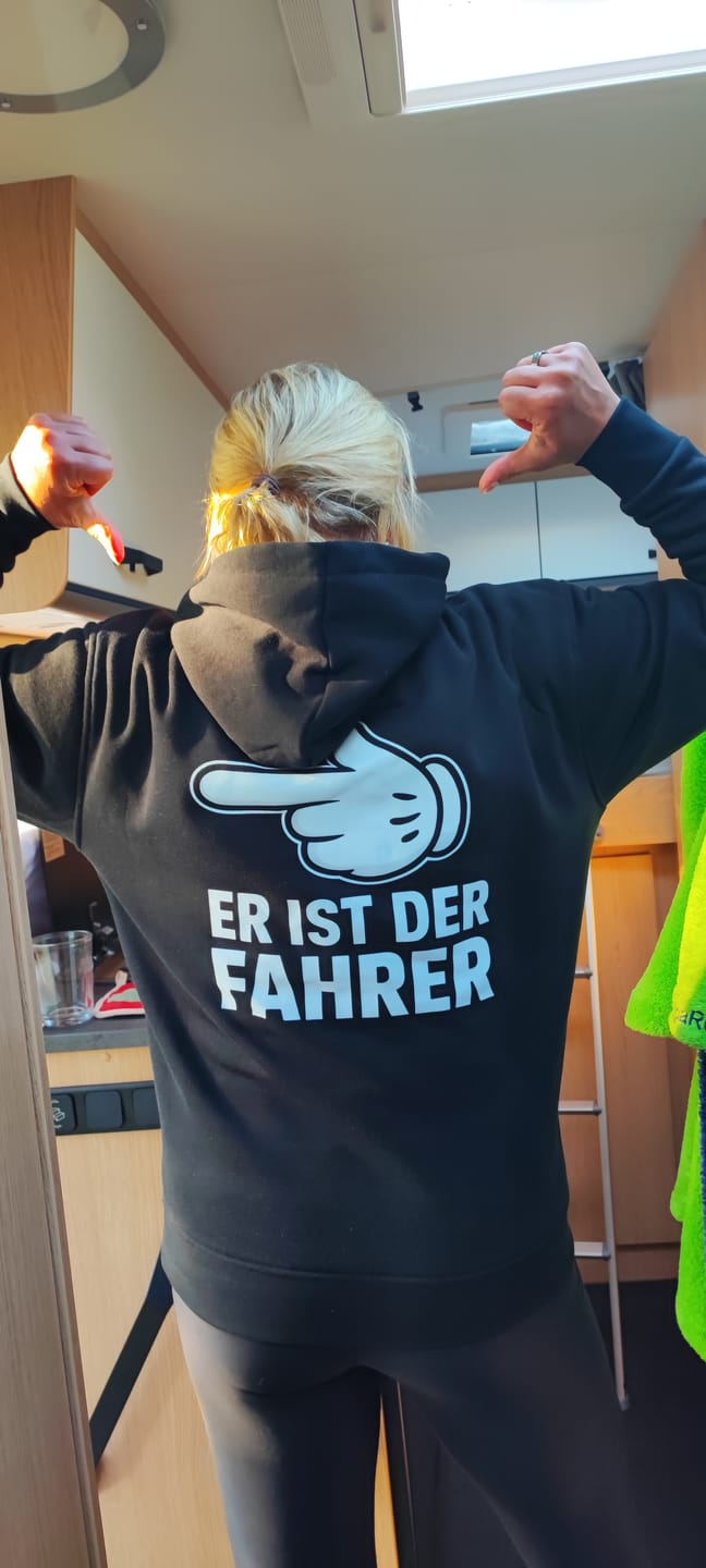 Customer photo review of Bundle Er ist der Fahrer / Sie sagt wo es langgeht