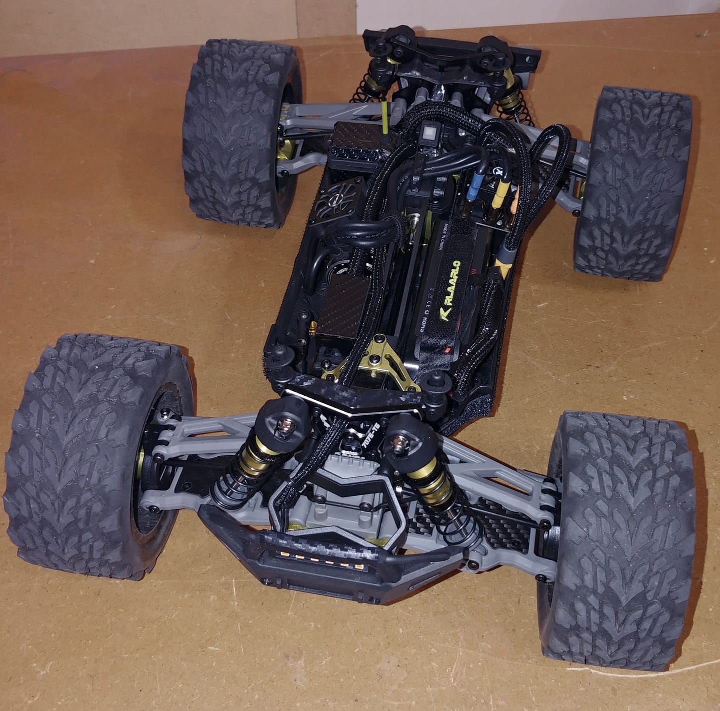 Customer photo review of Rlaarlo Omni-Terminator Carbon Fiber Monster Truck Roller(Without electric parts)