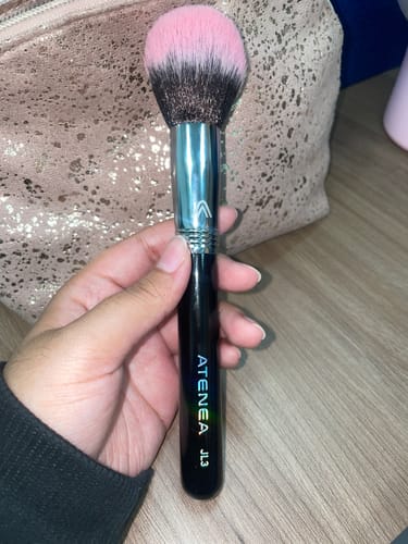 Customer photo review of RUNWAY COLLECTION - JL3 BROCHA PARA POLVO