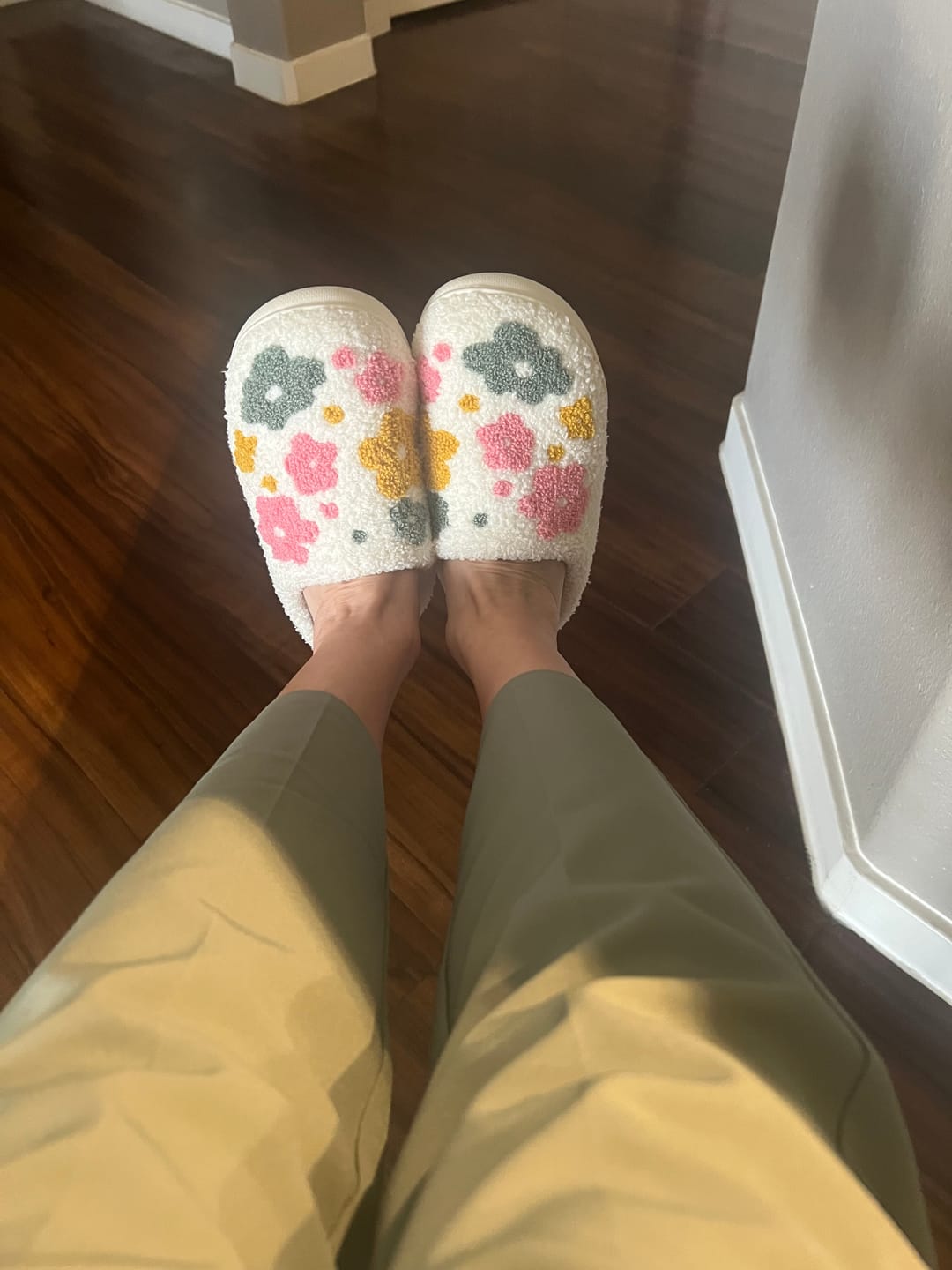 Customer photo review of Livia Flower Slippers