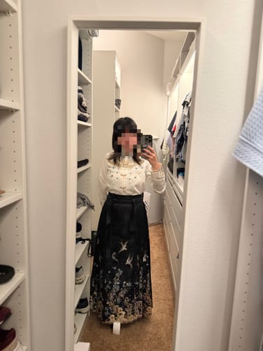Customer photo review of Ying Mei 莹梅 Gilded Songbird Mamian Skirt Set