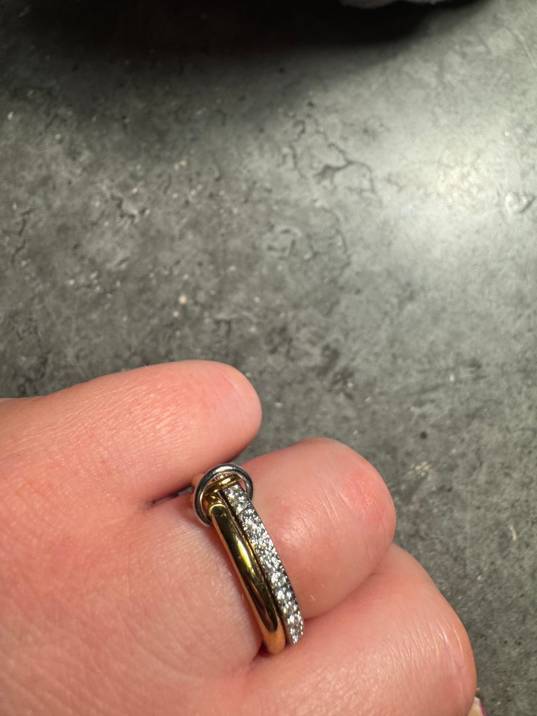 Customer photo review of Pave Bi-Color Infinity Flow Ring 14K Vergoldet