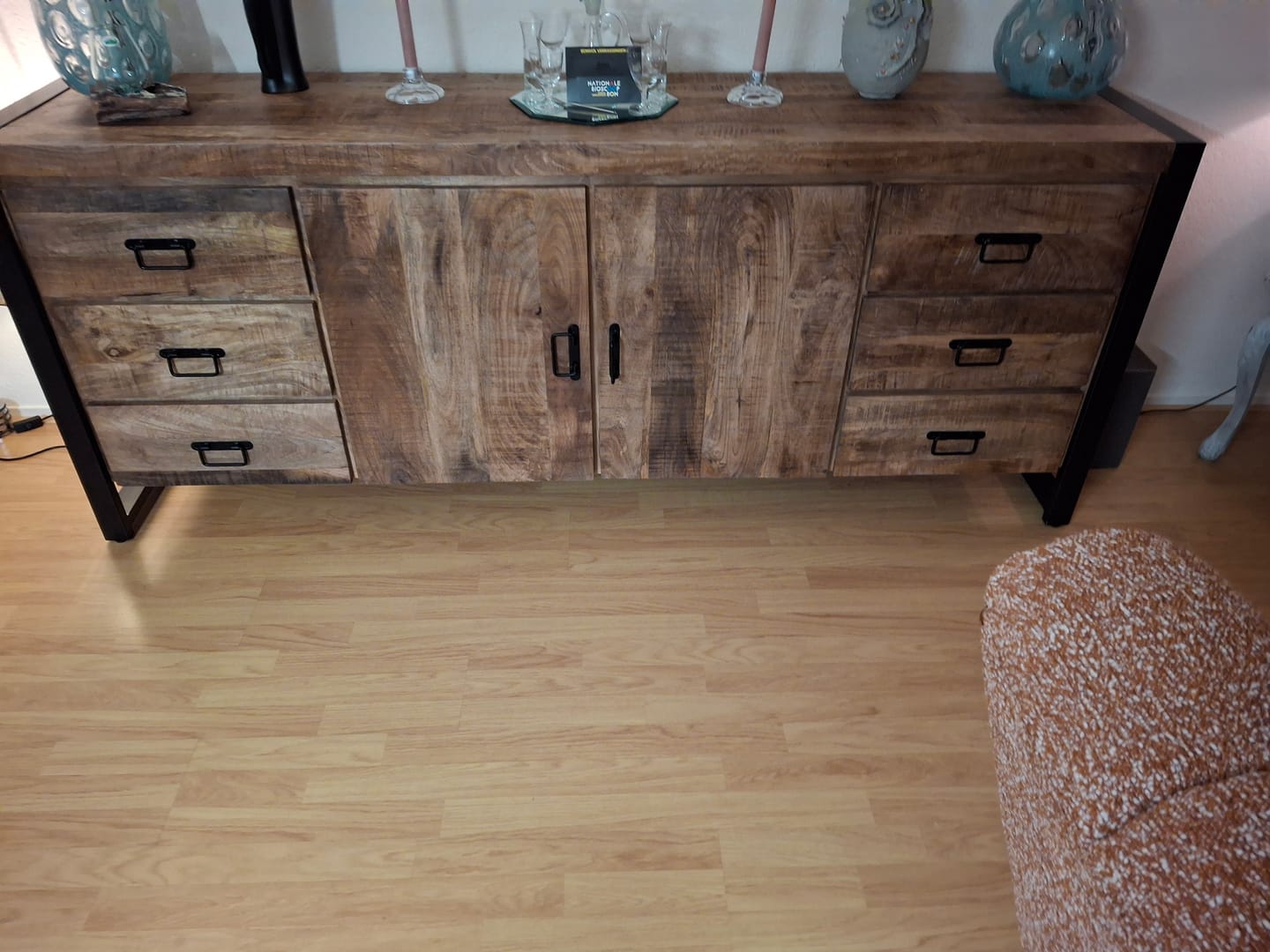 Customer photo review of Dressoir Britt - 200 cm -  2-deurs 6-laden Mangohout en Staal