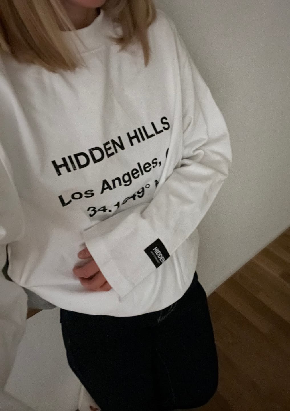 Customer photo review of VINTAGE LOGO LONGSLEEVE T-SHIRT WHITE