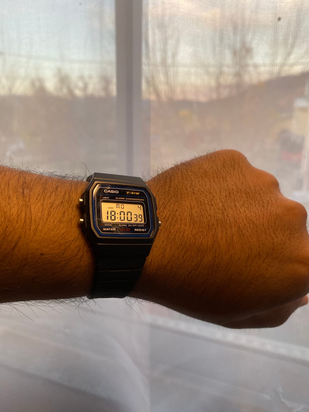 Customer photo review of Reloj Casio Vintage F-91W-1DG Clásico Líneas Azules