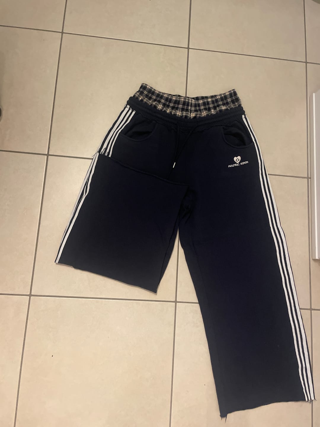 Customer photo review of Aelfric Eden Double Waist Baggy Sweatpants