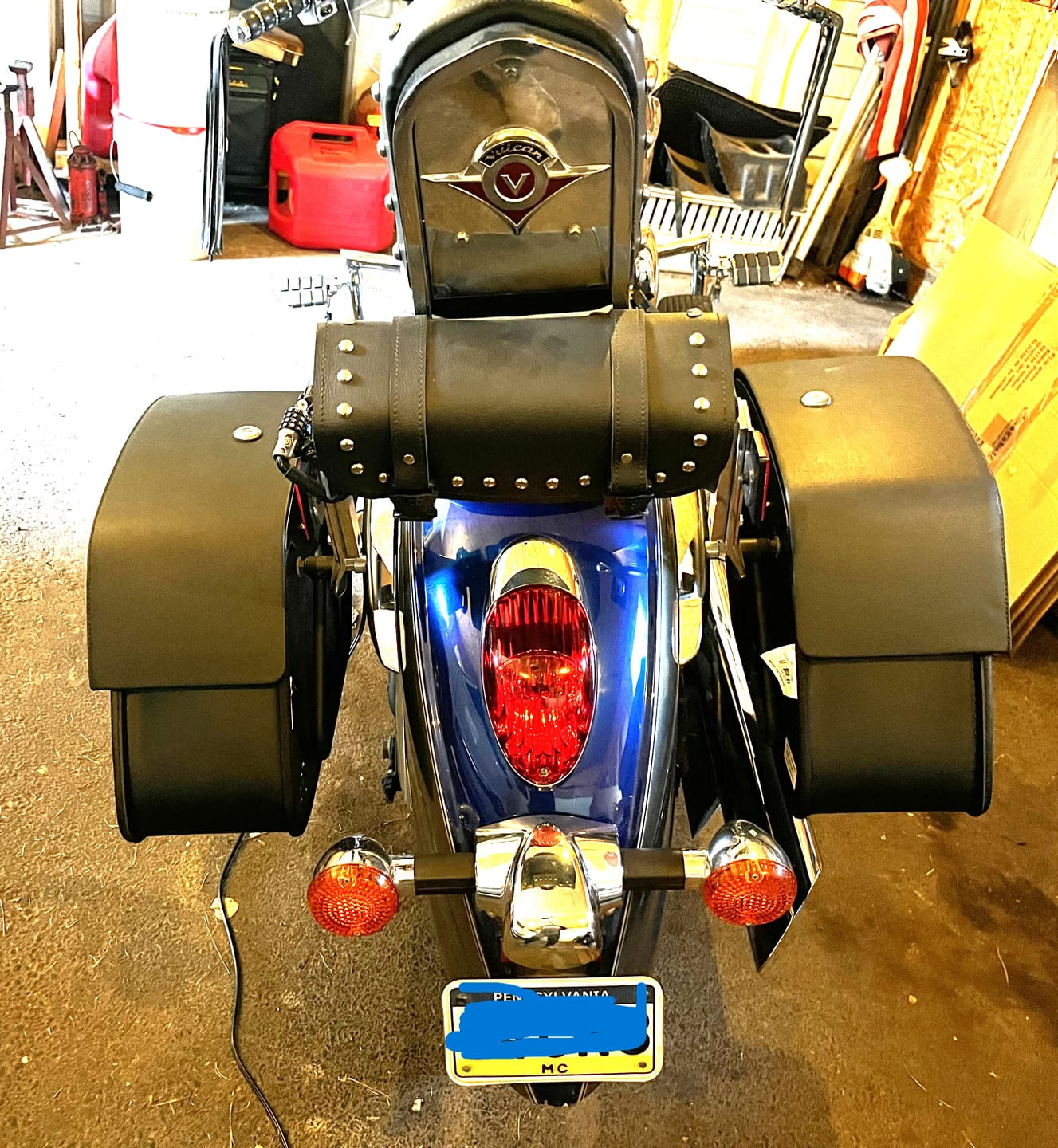 Customer photo review of 28L - Panzer Medium Hard Mount Kawasaki Vulcan 900 Classic VN900 Motorcycle Saddlebags