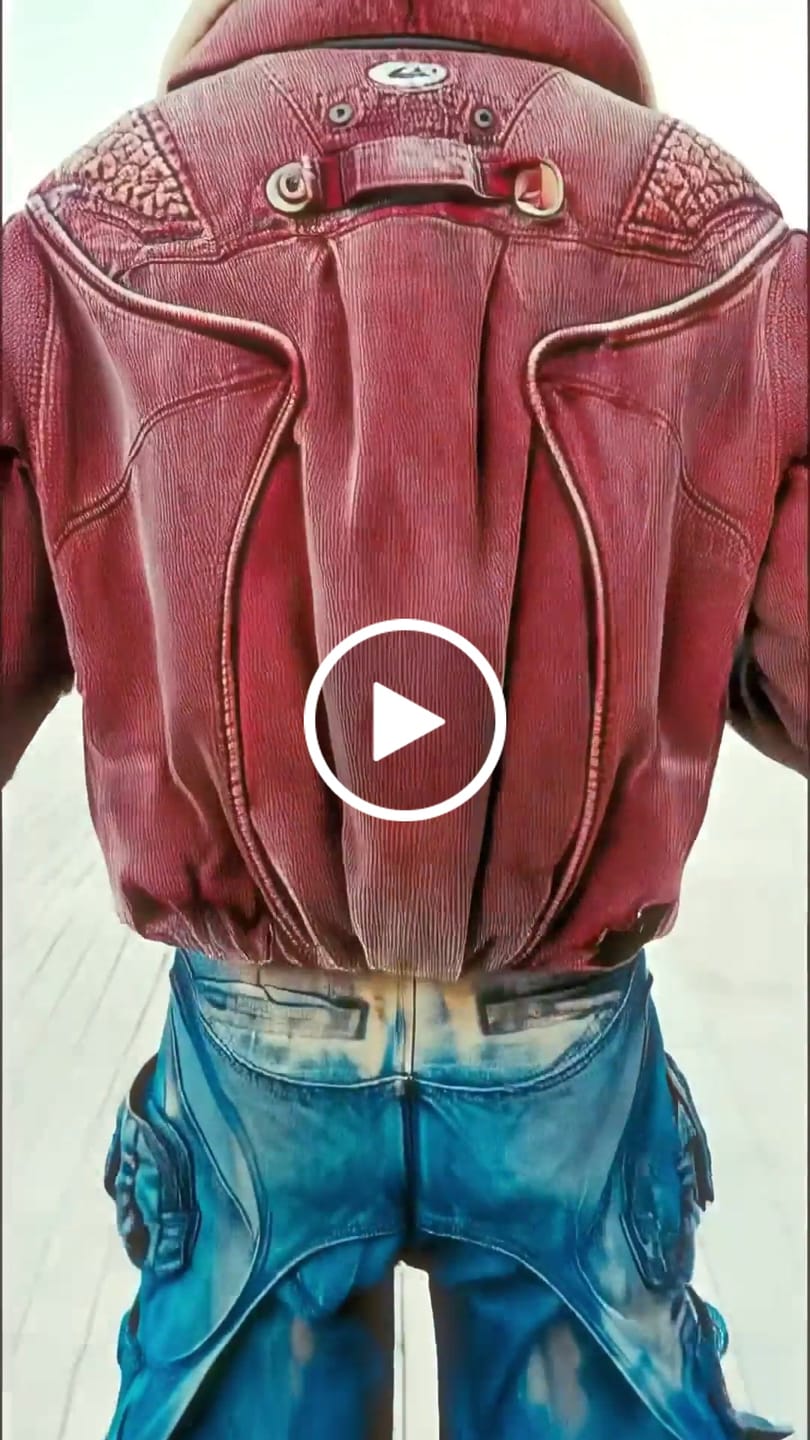 Customer video review of Personsoul Embroidered Blue-to-White Gradient Denim Jeans