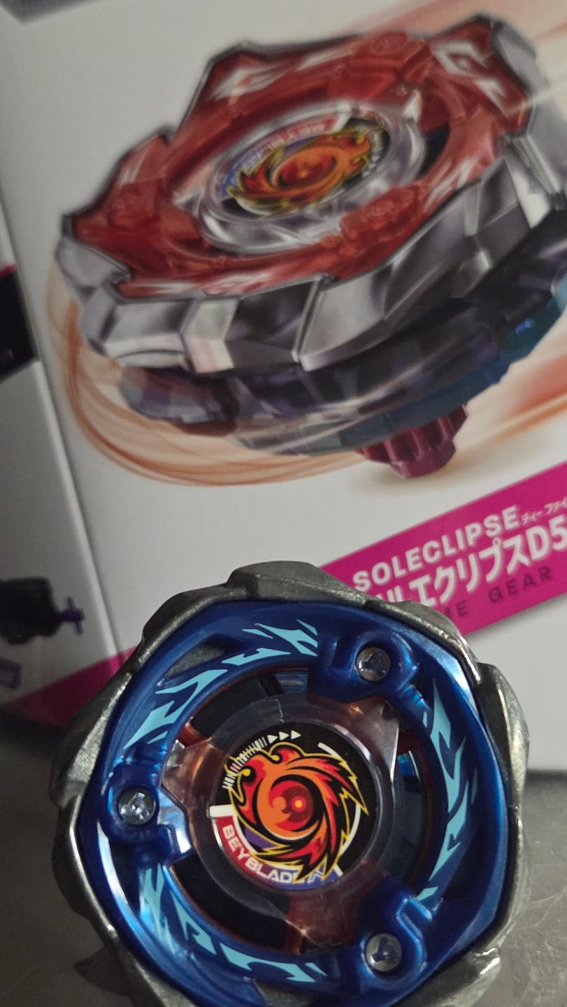 Customer photo review of Takara Tomy Beyblade X CX-09 SolEclipse D5-70TK