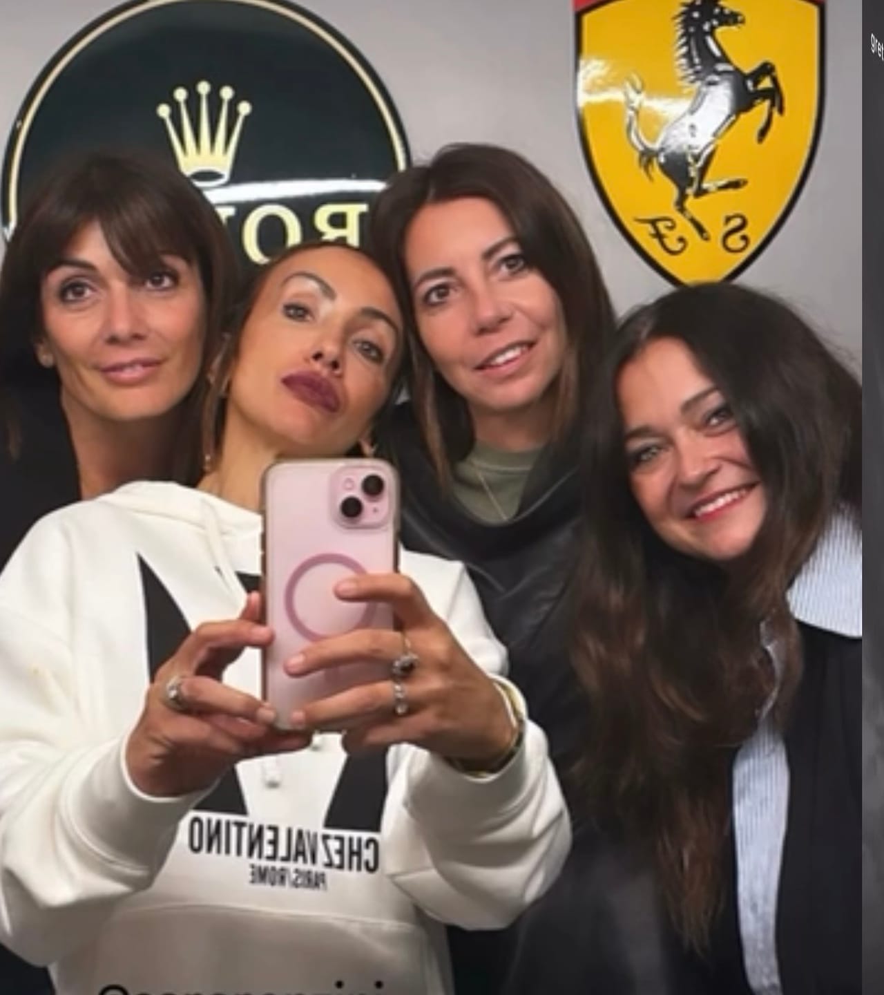 Customer photo review of Valentino Garavani Hoodie Felpe Bianco