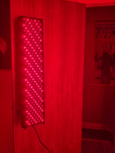 Customer photo review of Koanna® Luma1000™ – Powerful, Mid-Size Red Light Therapy Panel
