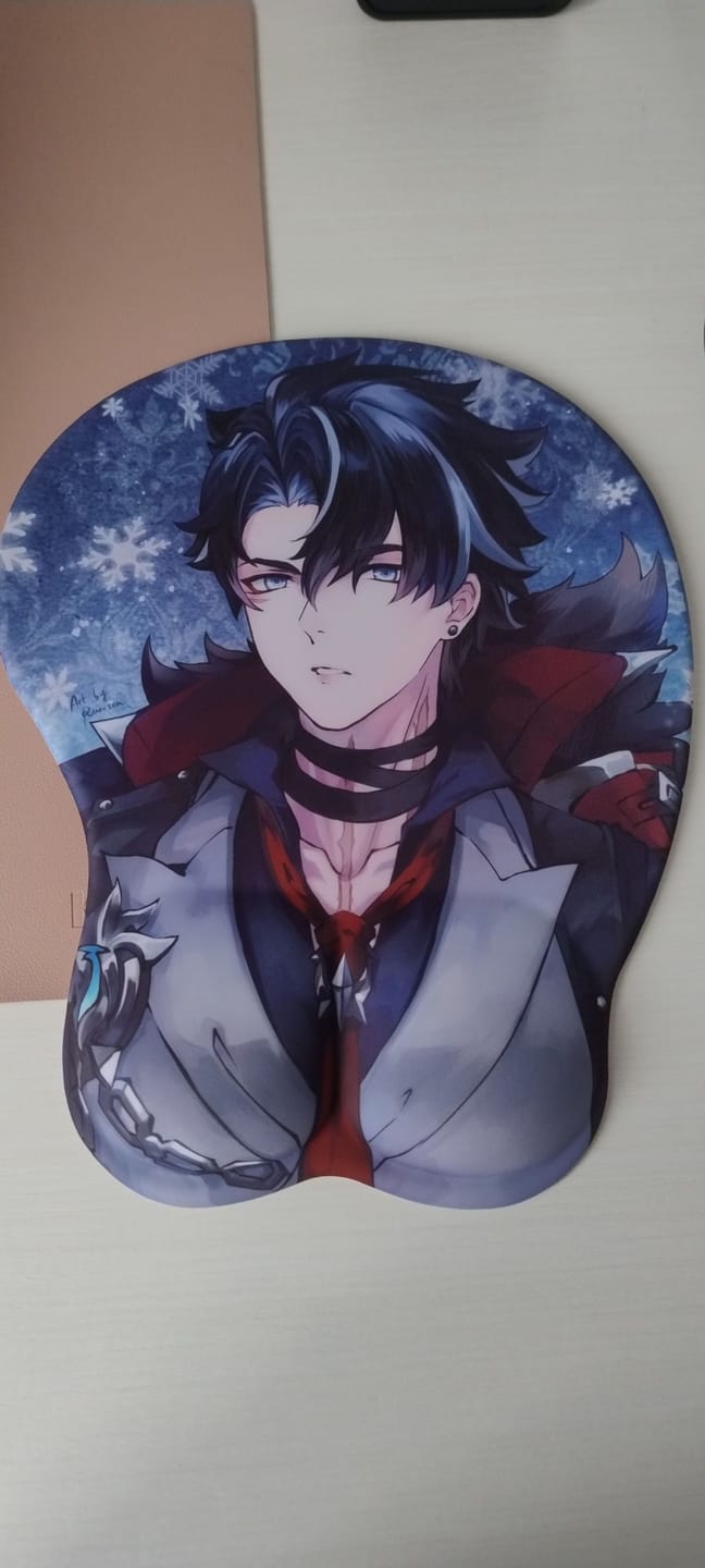 Customer photo review of 3D Wriothesley Mousepad