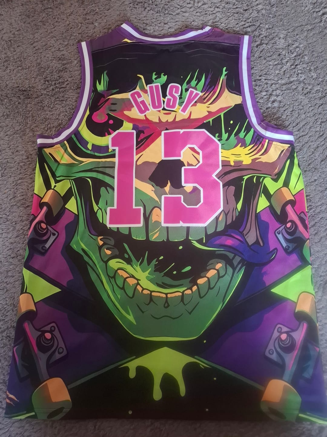 Customer photo review of Maßgeschneidertes professionelles Lila Schädel Basketballtrikot