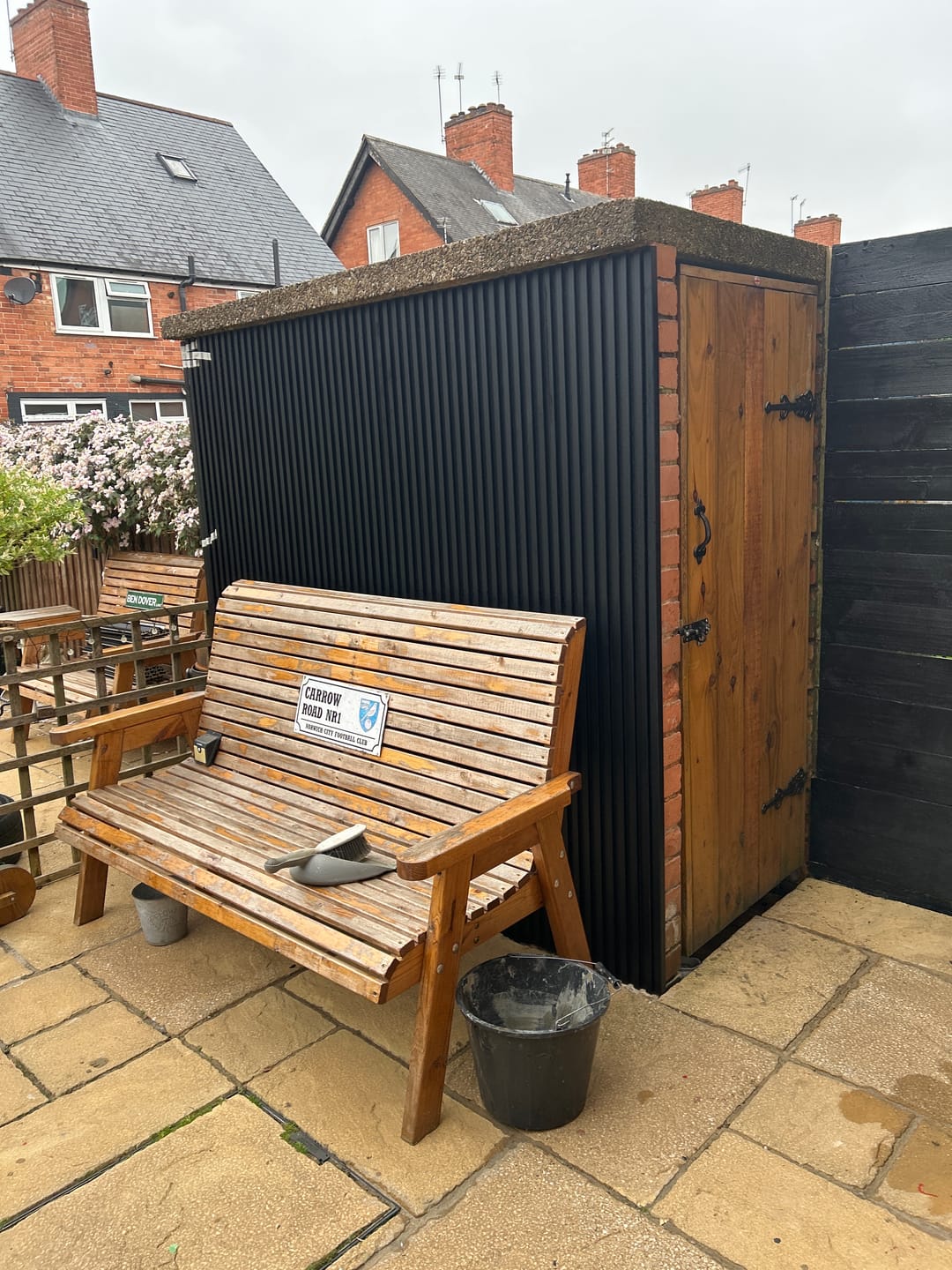 Customer photo review of Exterior Seamless Outdoor Panels 2.4m × 2.4m (16 Panels Per Pack) Multiple Colours