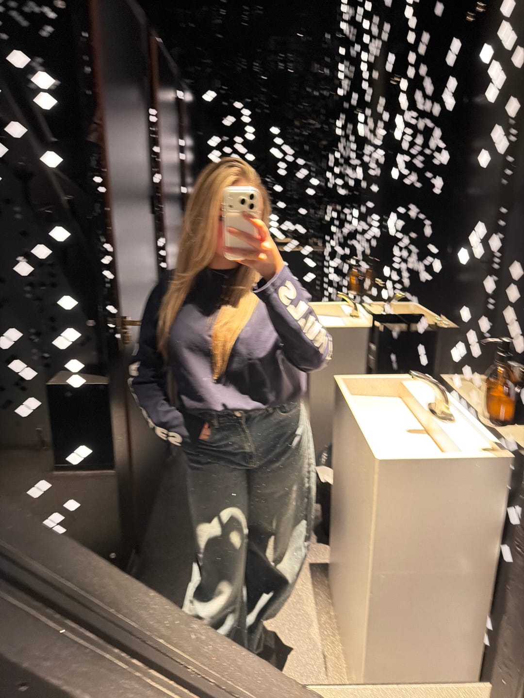 Customer photo review of LONGSLEEVE T-SHIRT NAVY